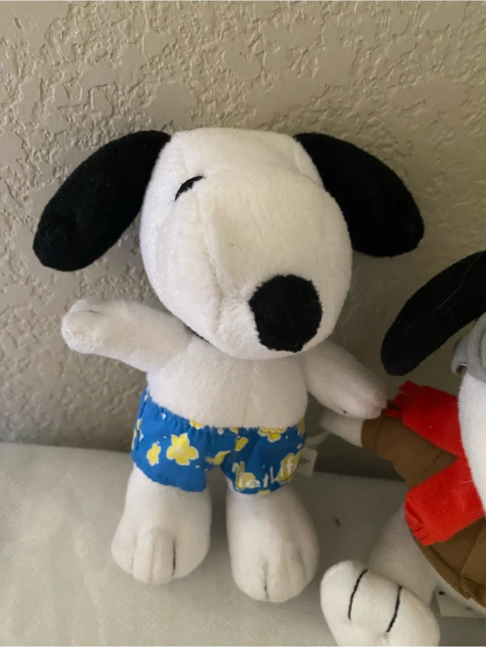 Metlife Peanuts Snoopy Plush Lot 2 Beagle Dogs Pilot Swimsuit 6 Inch